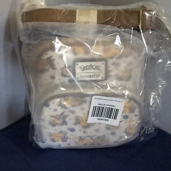 Loungefly Pokémon Pikachu & Eevee Floral Crossbody Bag - Picture 6 of 9